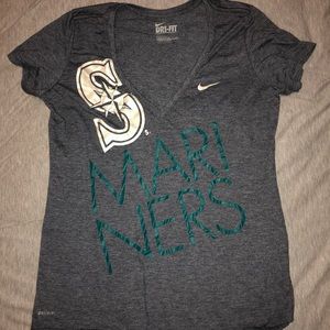 Women’s Nike XL grey Mariners Shirt